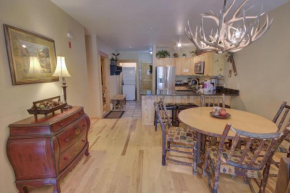 Tenderfoot Lodge 2613 by SummitCove Lodging